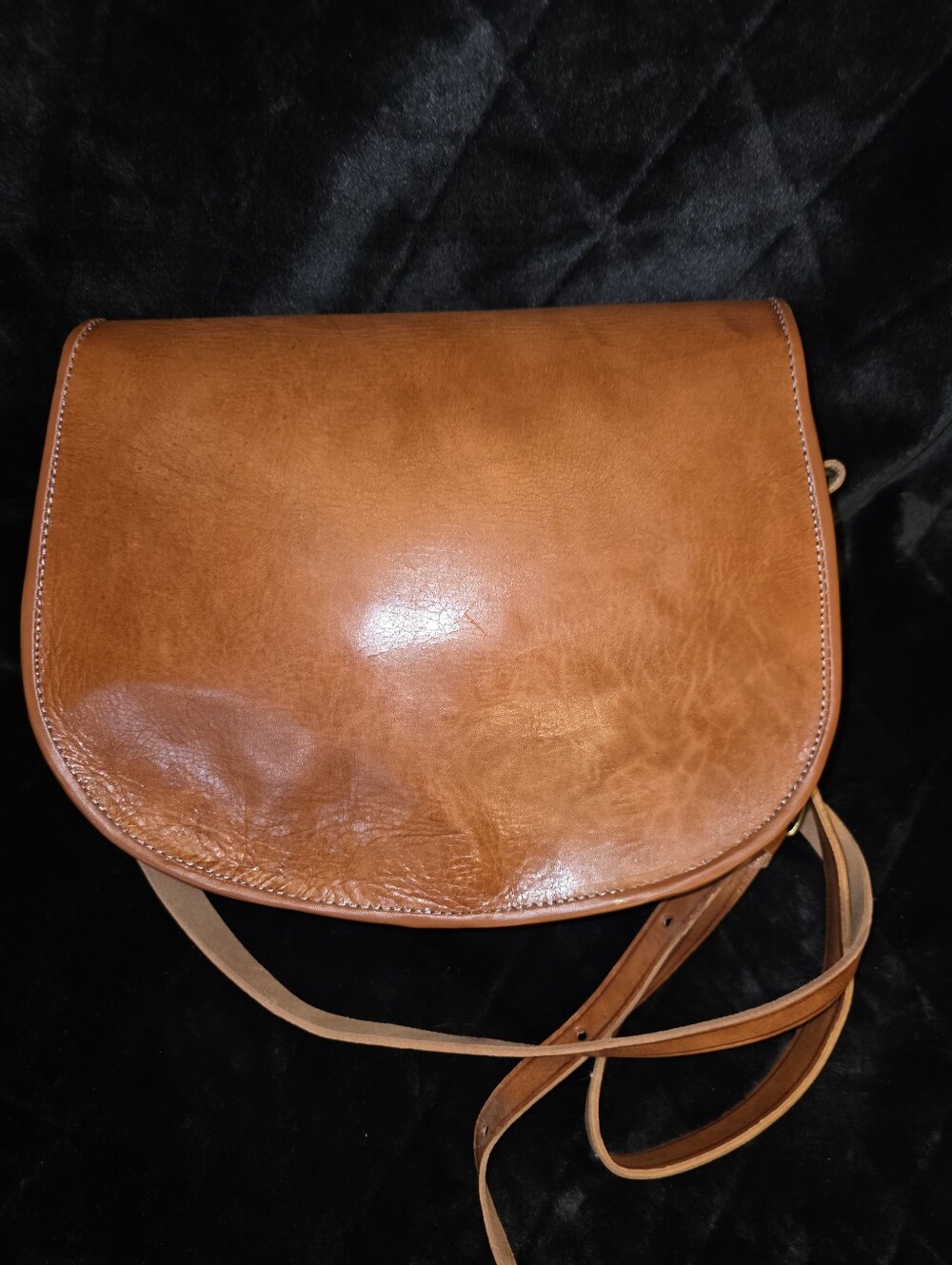 Source Unknown Hand-Tooled Leather Crossbody Bag in Brown - Picture 2 of 5